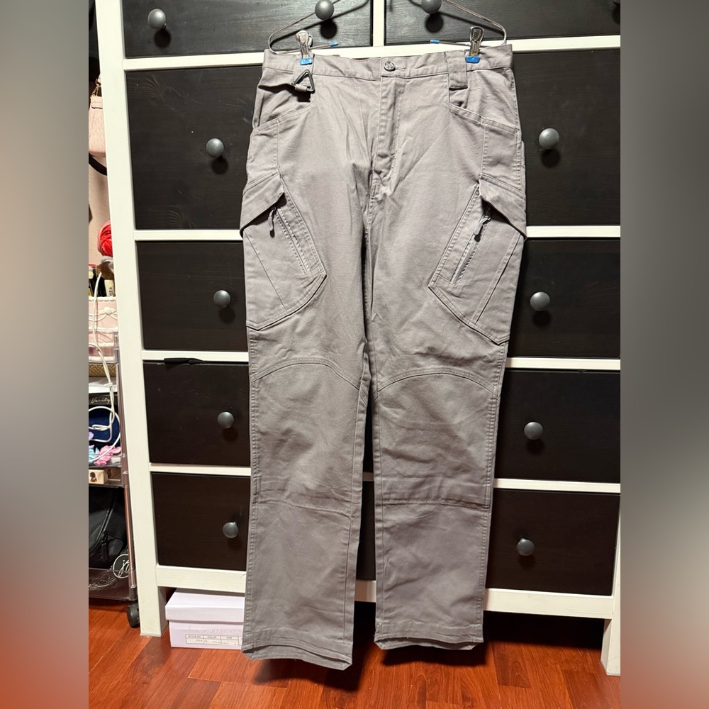 Men's Classic Gray Cargo Pants